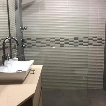 Guia Cascais Room Suite Opportunity *